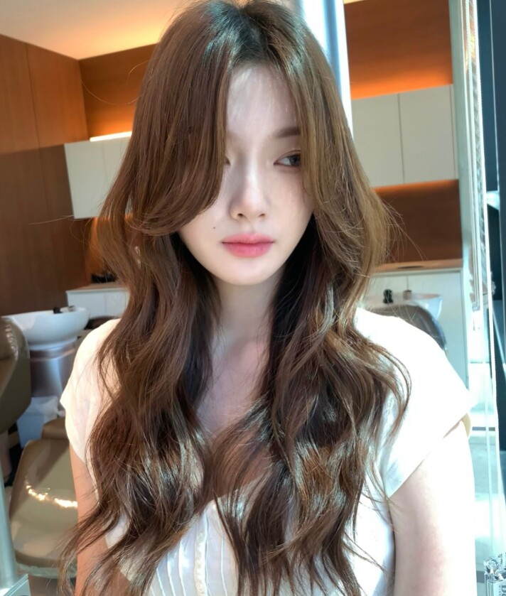 4 kiểu tóc xoăn tự nhiên lên ngôi năm 2026 dành cho hội lười, sáng dậy vuốt vài cái là đẹp xuất sắc 4 4 kiểu tóc xoăn tự nhiên lên ngôi năm 2026 dành cho hội lười, sáng dậy vuốt vài cái là đẹp xuất sắc - 4