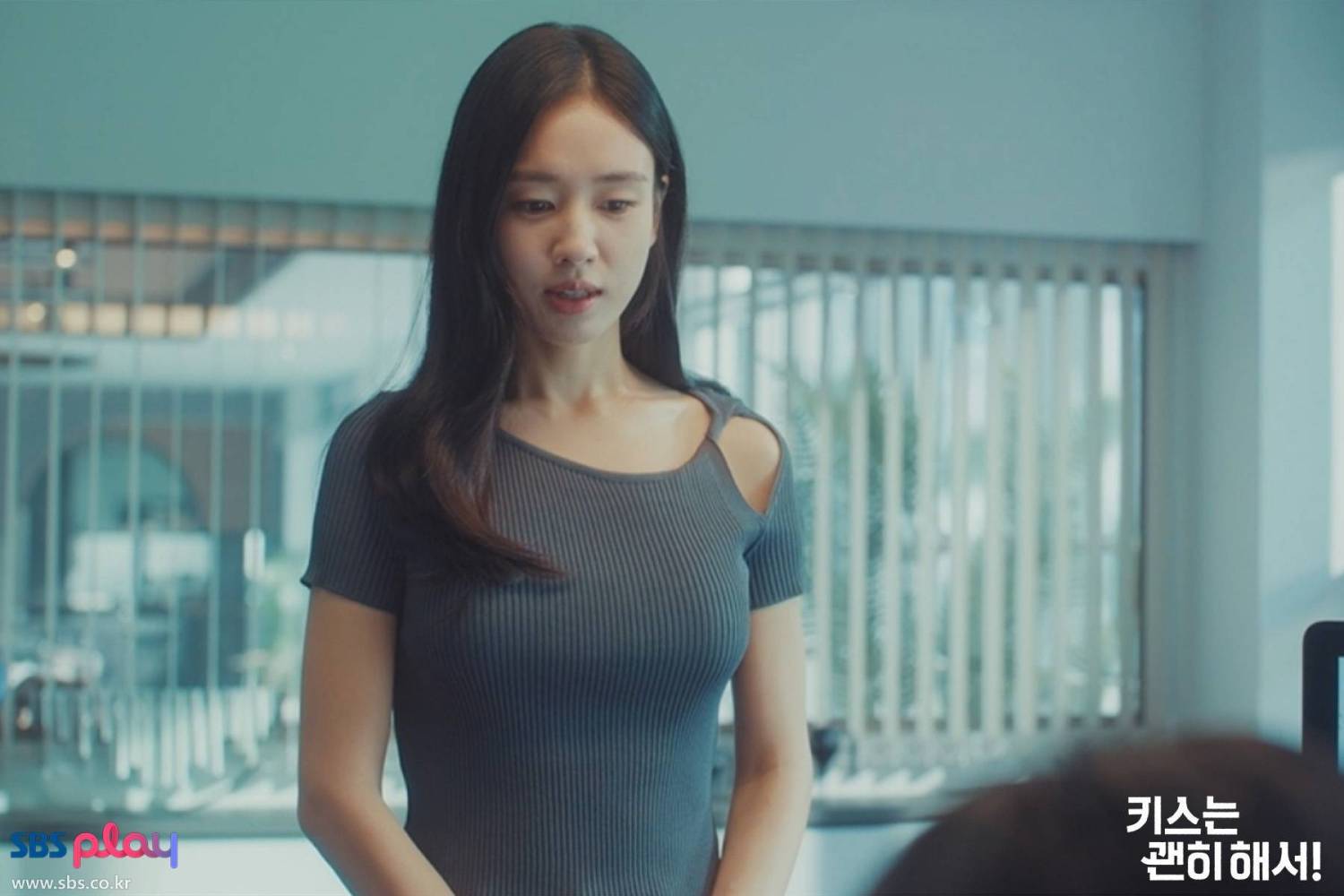 4 nữ chính phim Hàn mặc đẹp nhất 2025, nhắc đến mỹ nhân số 3 là nghĩ ngay tới sự sang chảnh- Ảnh 2.