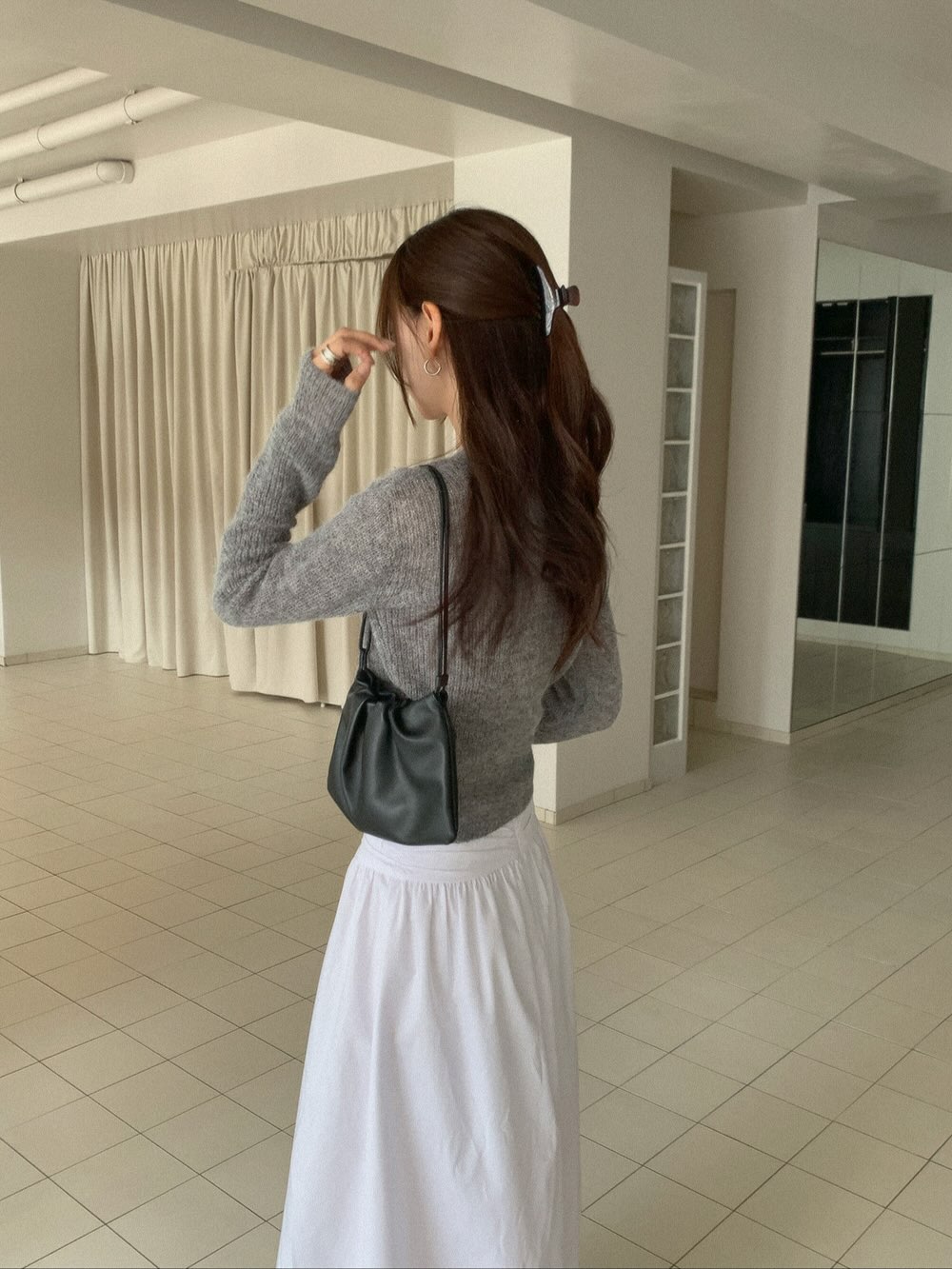 5 Cách buộc tóc mùa đông giúp diện mạo chỉn chu và nhan sắc sáng bừng - Ảnh 1.