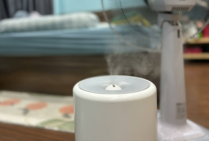 Máy tạo độ ẩm giúp thông mũi tự nhiên. Ảnh: Anh Chi