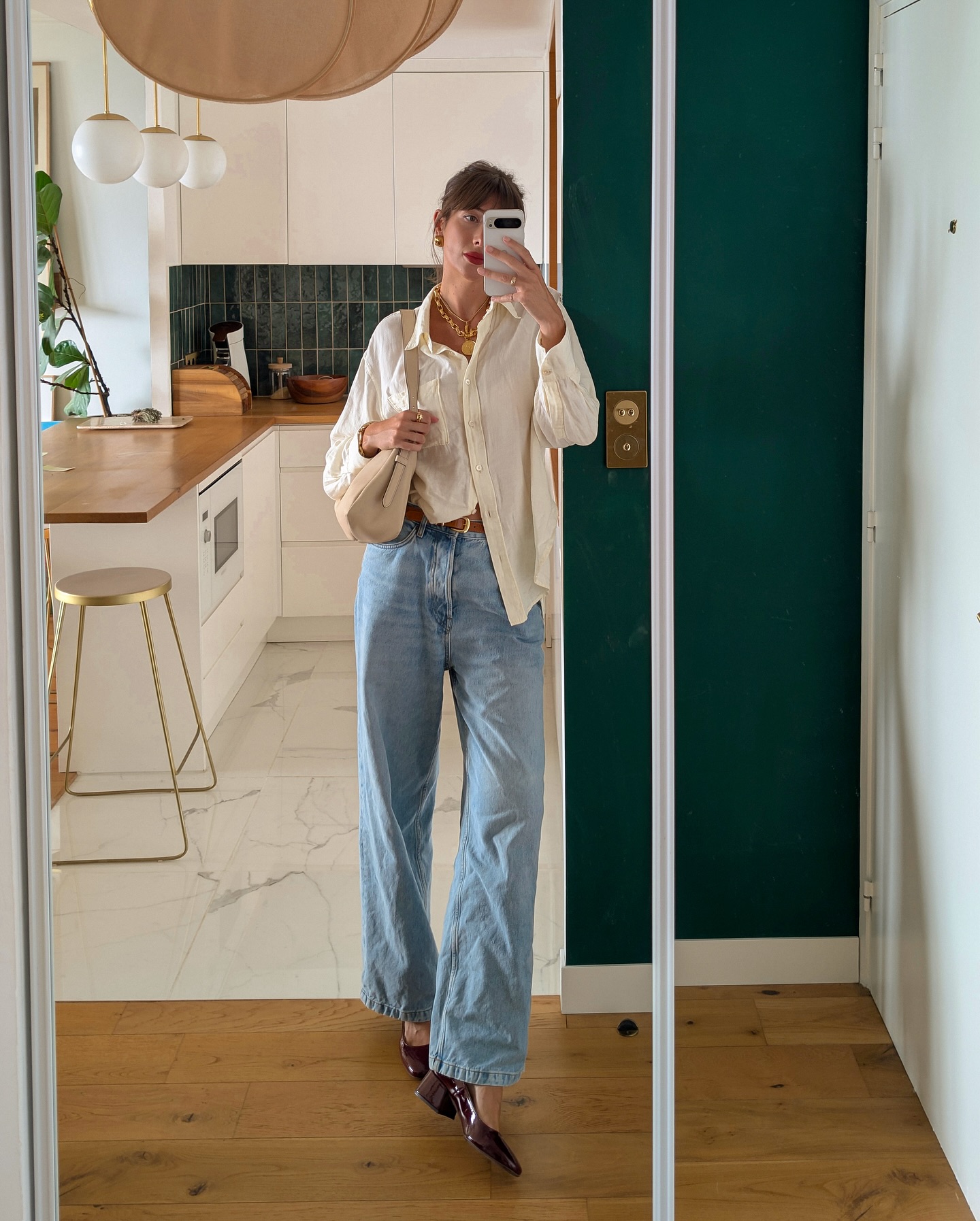 5 Mẫu giày giúp nâng tầm phong cách thời trang Pháp cho quần jeans Sành điệu - Ảnh 8. 5 Mẫu giày giúp nâng tầm phong cách thời trang Pháp cho quần jeans Sành điệu - Ảnh 8.