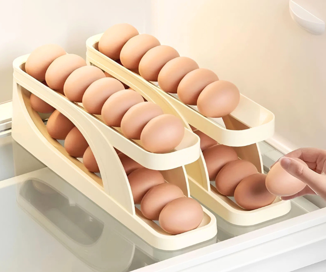 Khay đựng trứng có mẫu mã và giá thành rất đa dạng, từ 20.000 đến 80.000 đồng là đã có thể sở hữu một chiếc khay giúp tối ưu không gian lưu trữ, hạn chế nứt vỡ.