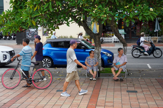 Vận động buổi sáng giúp cơ bắp sử dụng glucose để tạo năng lượng, từ đó giảm lượng đường lưu thông trong máu. Ảnh: Nguyễn Đông