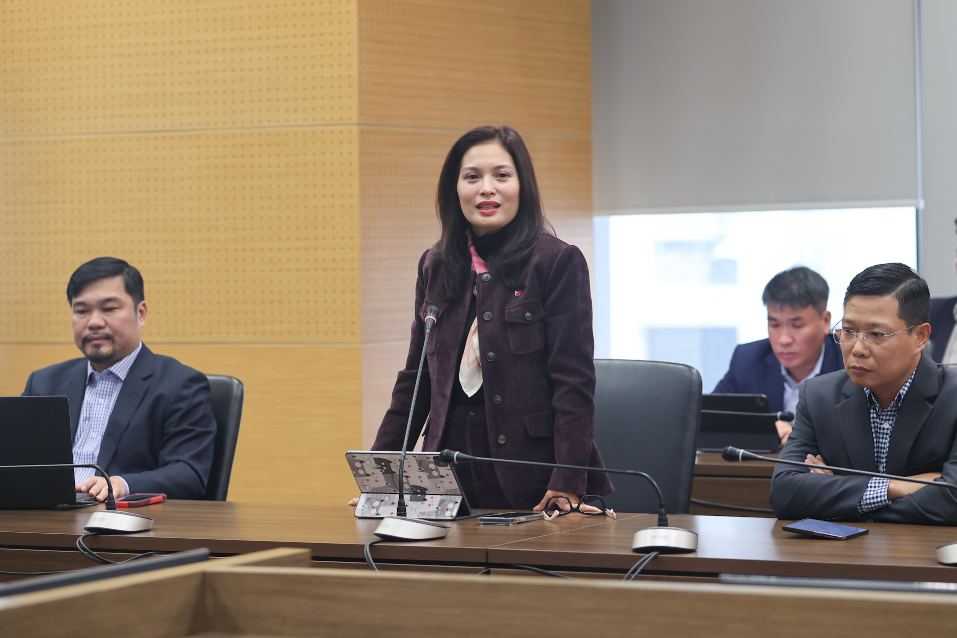 5G Việt Nam sau một năm 'thần tốc' - Ảnh 1. 5G Việt Nam sau một năm 'thần tốc' - Ảnh 1.