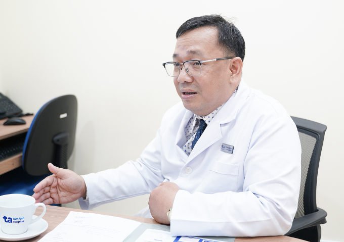 Bác sĩ Thông tư vấn cho người bệnh. Ảnh: Bệnh viện Đa khoa Tâm Anh