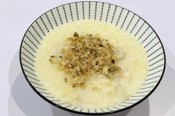 Ăn cháo mỗi sáng để dưỡng dạ dày, người phụ nữ nhận cái kết buồn