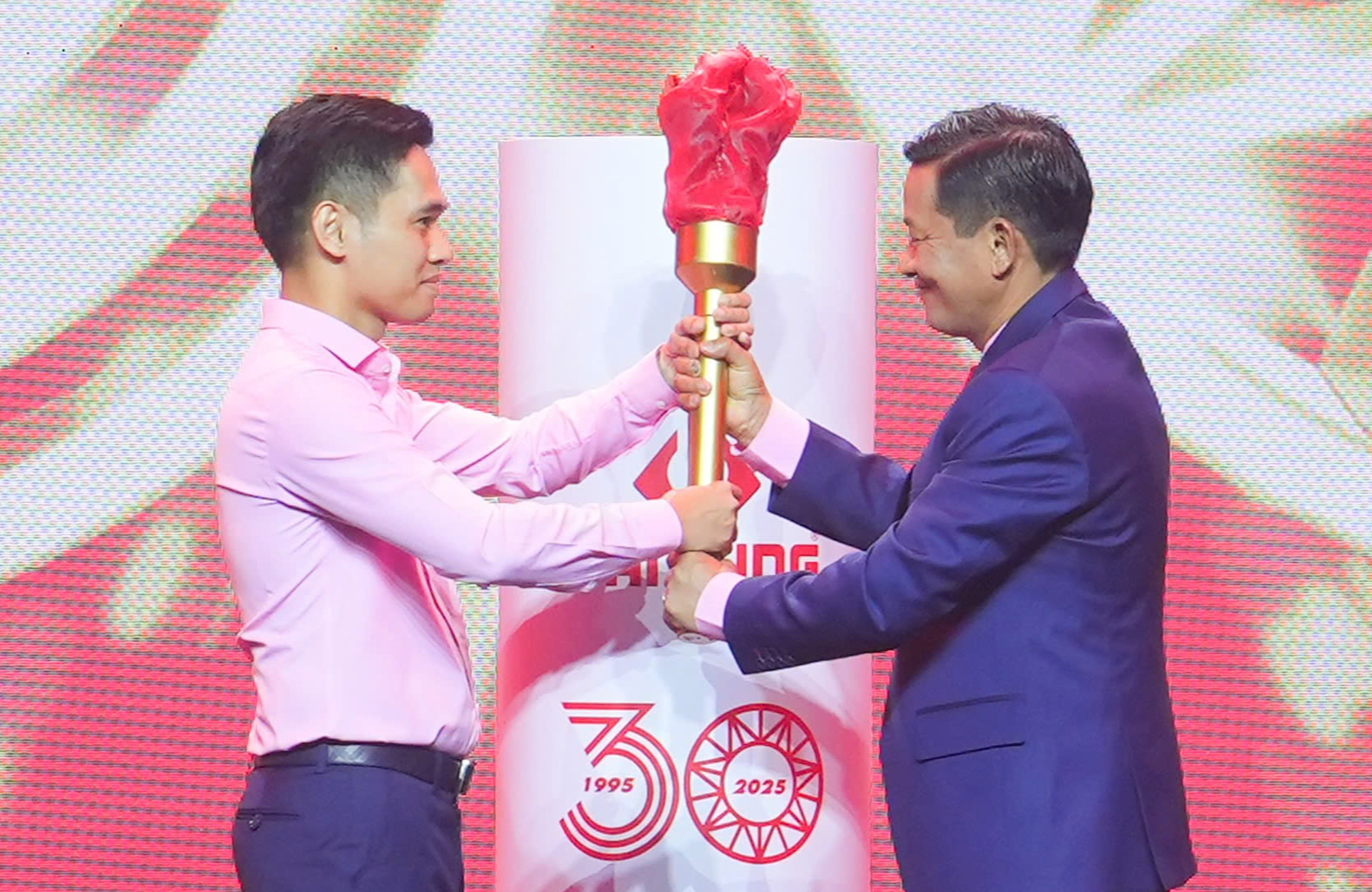 75% doanh nghiệp gia đình Việt Nam tăng trưởng, vượt xa mức trung bình toàn cầu 2 doanh nghiệp gia đình - Ảnh 2.