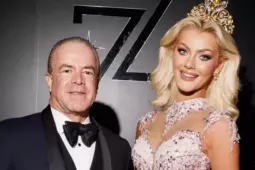 Ông chủ Hoa hậu Hoàn vũ bị chỉ trích