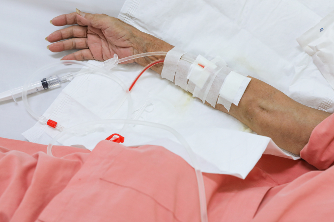 Bệnh nhân chạy thận tại Bệnh viện Chợ Rẫy, TP HCM, tháng 3/2024. Ảnh: Phùng Tiên