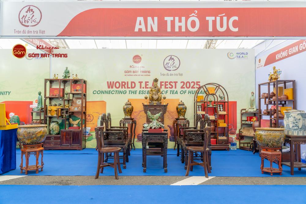 An Thổ Túc khẳng định vị thế trà và gốm sứ Việt tại Lễ hội Trà Quốc tế - World Tea Fest 2025 - Ảnh 1. An Thổ Túc khẳng định vị thế trà và gốm sứ Việt tại Lễ hội Trà Quốc tế - World Tea Fest 2025 - Ảnh 1.