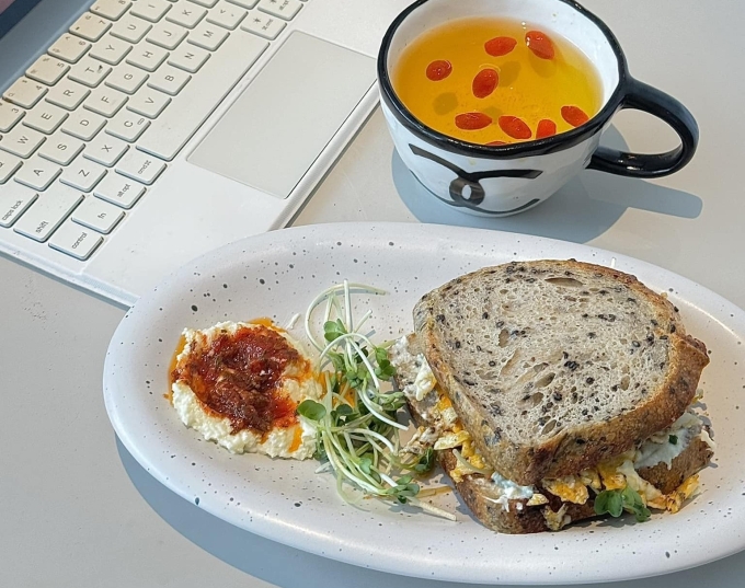 Sau tiêm kích trứng, phụ nữ nên bổ sung đa dạng nguồn thực phẩm có lợi cho sức khỏe. Ảnh minh họa: Minh Phương