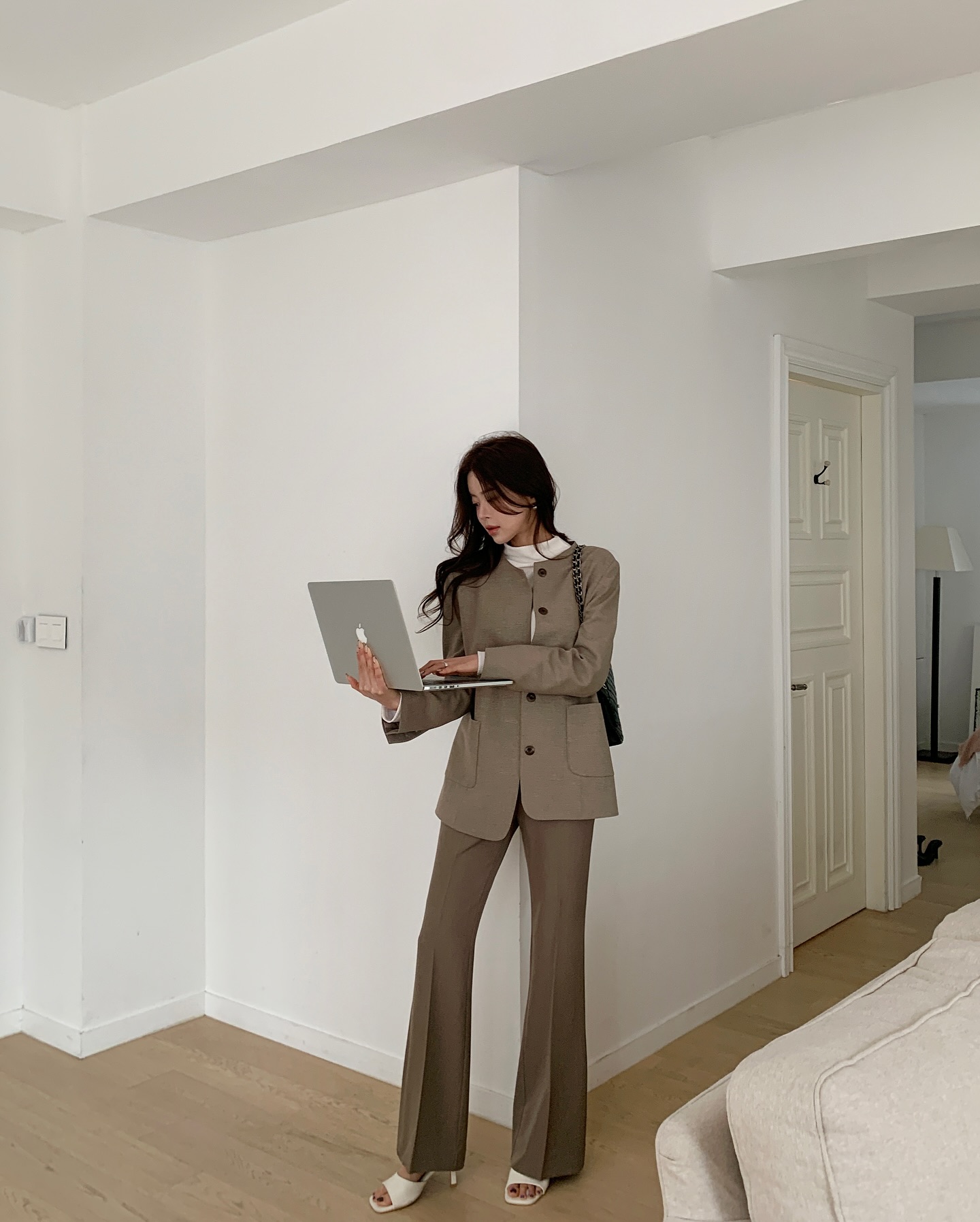 Ao blazer va quan au Cong thuc nhan doi su