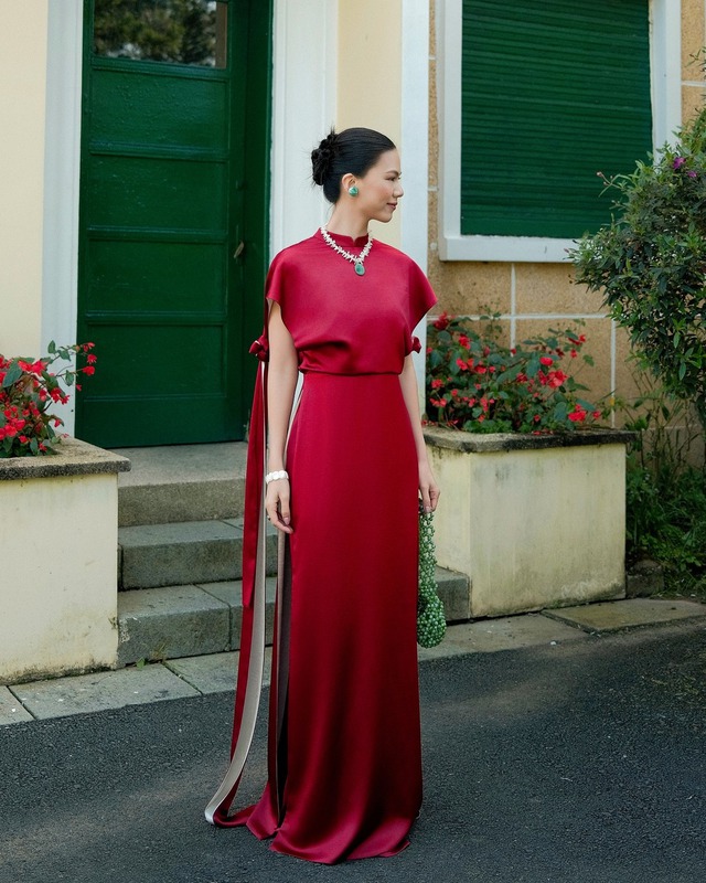 Áo dài cách tân, ứng viên nổi bật cho bộ ảnh tết đẹp ngất ngây- Ảnh 1.