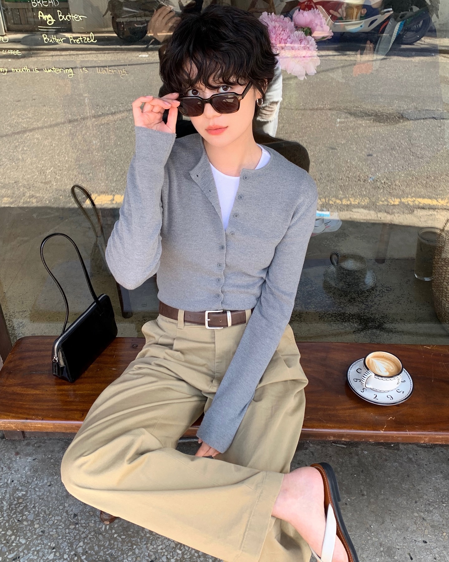 Áo len màu trung tính có 5 cách mặc đơn giản, nhưng sành điệu hết mức- Ảnh 4.