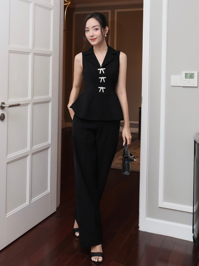 Áo peplum định nghĩa lại vẻ đoan trang trong thời trang công sở hiện đại- Ảnh 1.