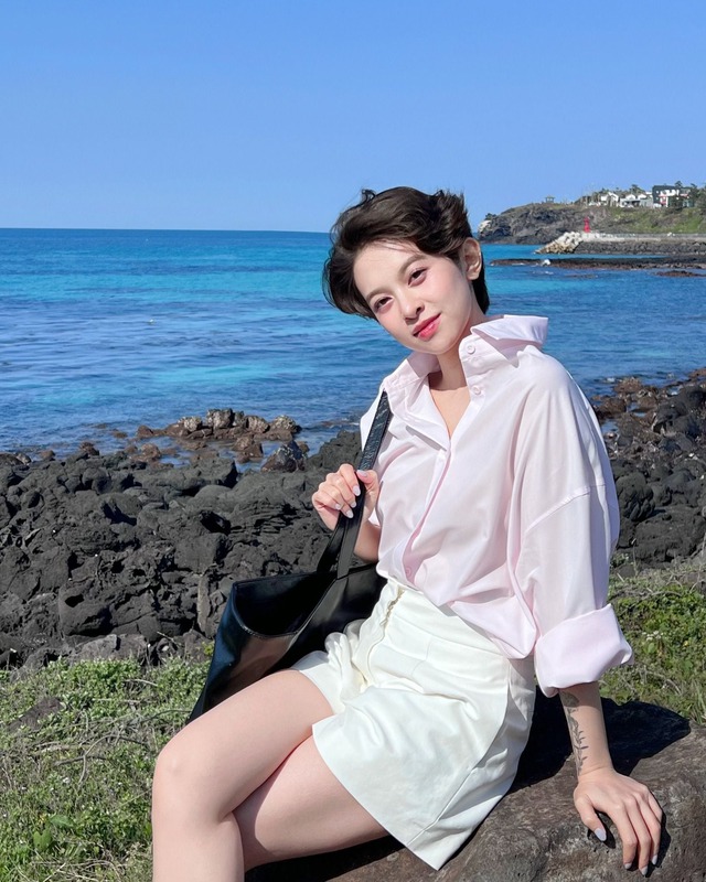 Áo sơ mi thanh lịch, 'chìa khóa' cho tủ đồ công sở- Ảnh 1.