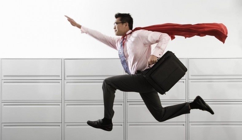 Ap luc nhan sac trong gioi cong so Chay dua