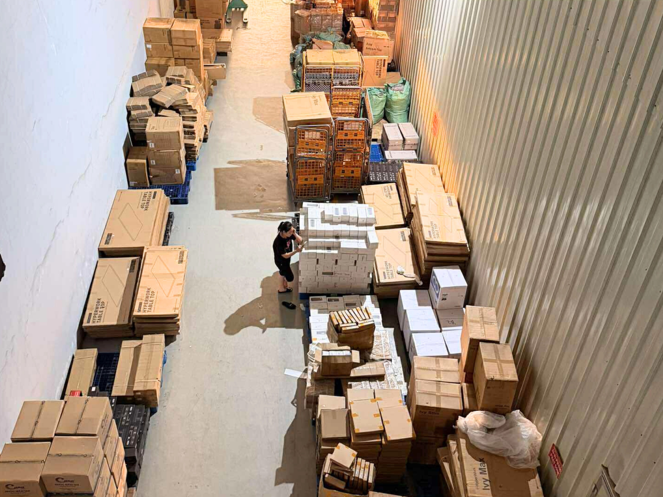 Áp lực tăng giá hàng Tết trên sàn - Ảnh 1.