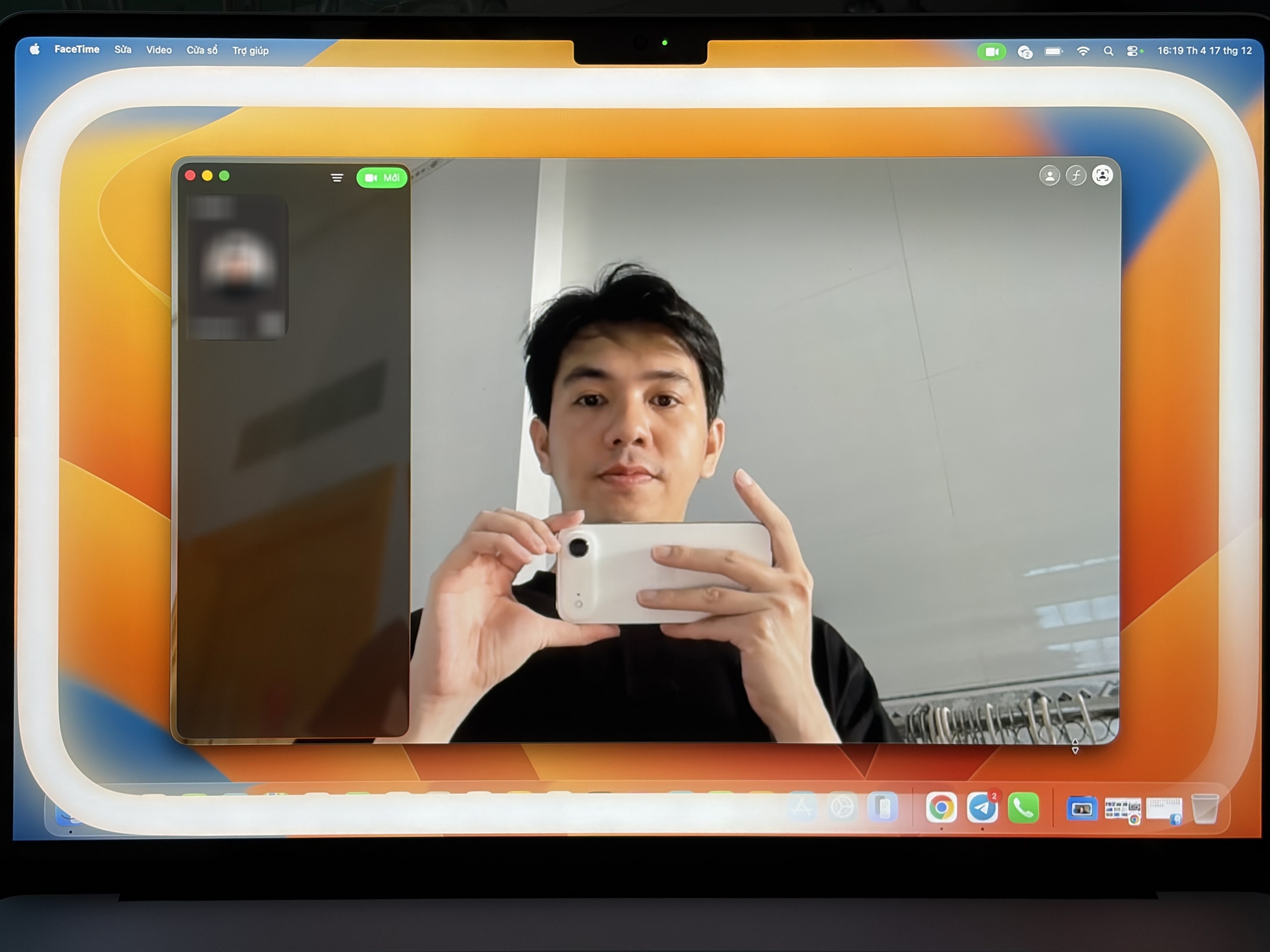 Apple phát hành macOS Tahoe 26.2, có tính năng dùng màn hình làm đèn chiếu sáng khi họp cực hay- Ảnh 1. Apple phát hành macOS Tahoe 26.2, có tính năng dùng màn hình làm đèn chiếu sáng khi họp cực hay- Ảnh 1.