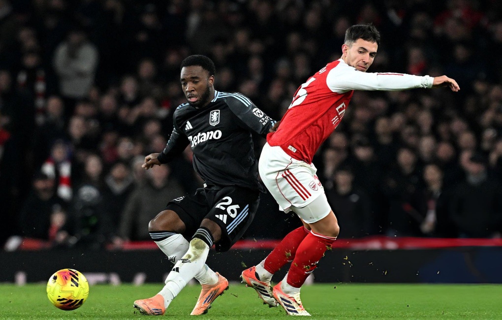 Arsenal đại thắng trước Aston Villa, xây chắc ngôi đầu bảng - 1