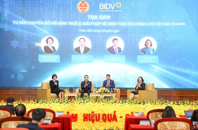 Tọa đàm tư vấn chuyển đổi mô hình thuế và giải pháp hệ sinh thái tài chính cho hộ kinh doanh. Ảnh: BIDV