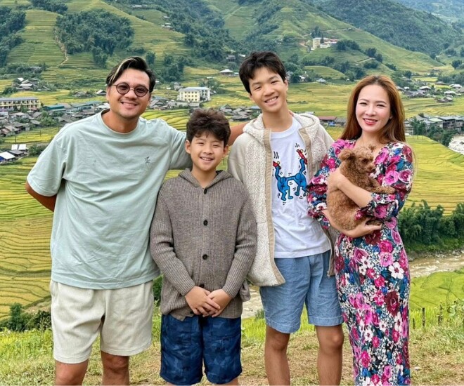 BTV Đan Lê hối hận vì từng đuổi con trai ra khỏi nhà, không kỳ vọng quý tử thành tổng tài 1 BTV Đan Lê và đạo diễn Khải Anh có tổ ấm viên mãn bên 2 con trai.