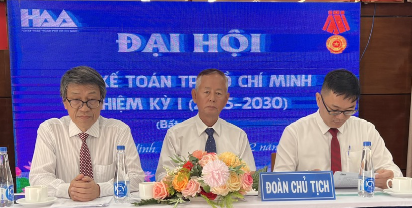 Bà Lê Thị Thu Hương tái đắc cử Chủ tịch Hội Tư vấn và đại lý thuế TP.HCM 2 Bà Lê Thị Thu Hương tái đắc cử chủ tịch Hội tư vấn và đại lý thuế TP.HCM - Ảnh 3.