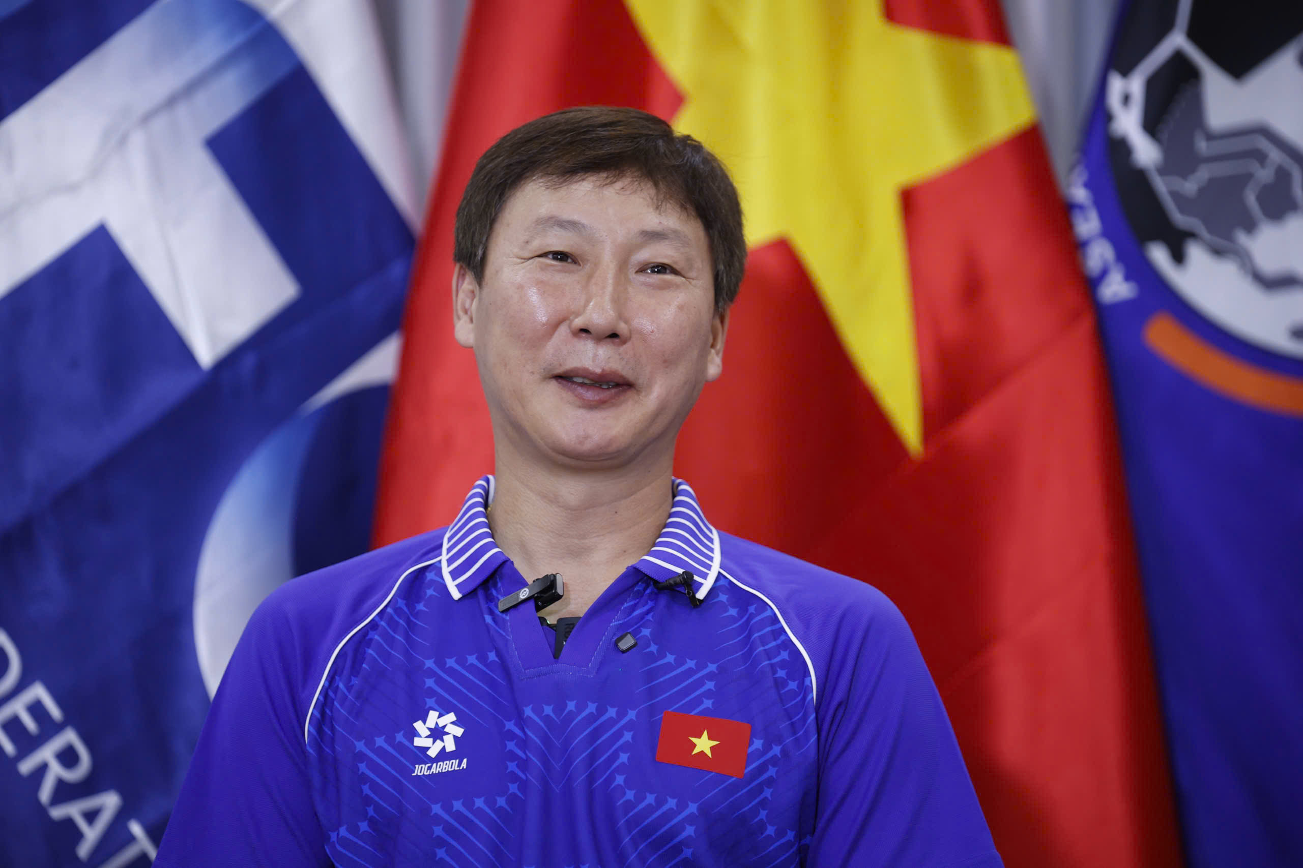 HLV Kim Sang-sik: 'Ba danh hiệu năm 2025 là mồ hôi, nước mắt và danh dự của bóng đá Việt Nam'- Ảnh 3.