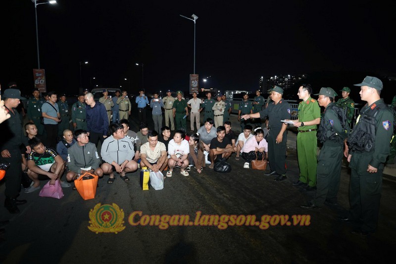 "Bà trùm" Nguyễn Thị Chín sinh năm 1995 cầm đầu đường dây đặc biệt lớn, quy mô lừa đảo trên 7.500 tỷ đồng 1 Ba trum Nguyen Thi Chin sinh nam 1995 cam dau