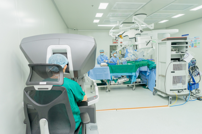 Bác sĩ đề nghị BHYT chi trả cho phẫu thuật robot