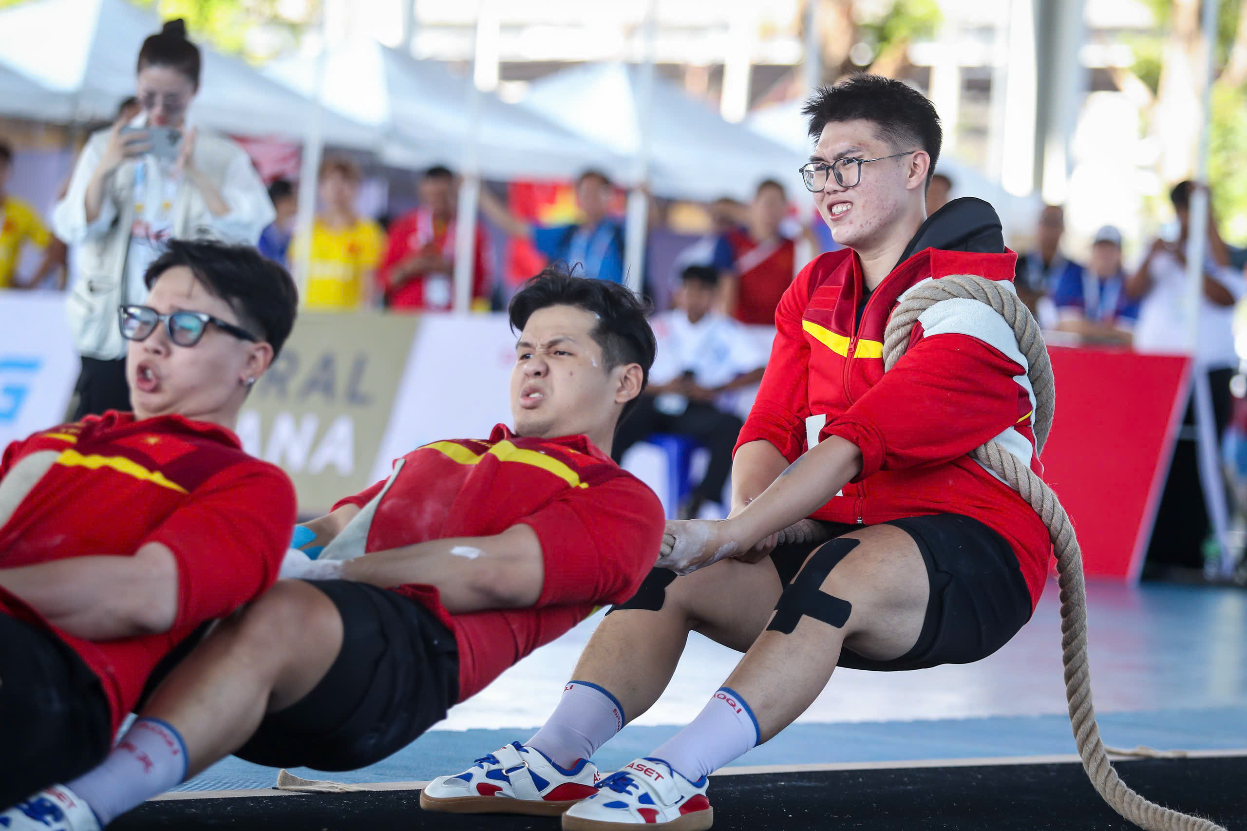 Bác sĩ làm VĐV kéo co tại SEA Games 33 và câu chuyện đầy thú vị- Ảnh 1.