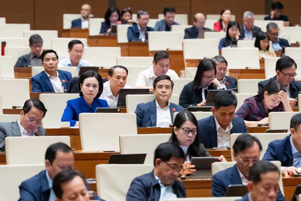 Các đại biểu Quốc hội tham gia phiên thảo luận về dự thảo Luật Tòa án chuyên biệt tại Trung tâm tài chính quốc tế hôm 5-12. Ảnh: QH Các đại biểu Quốc hội tham gia phiên thảo luận về dự thảo Luật Tòa án chuyên biệt tại Trung tâm tài chính quốc tế hôm 5-12. Ảnh: QH