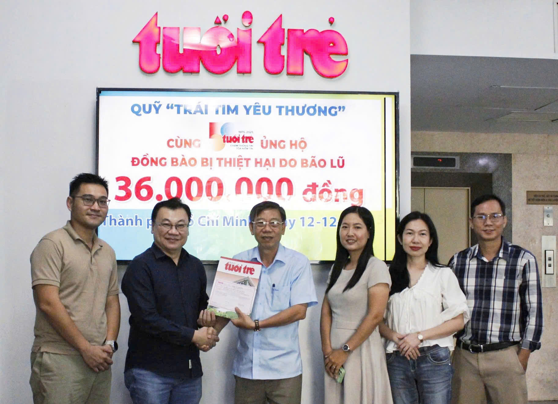 Bạn đọc Tuổi Trẻ góp hơn 24 tỉ đồng ủng hộ bà con miền Trung bị ảnh hưởng bởi bão lũ 1 miền Trung - Ảnh 1.