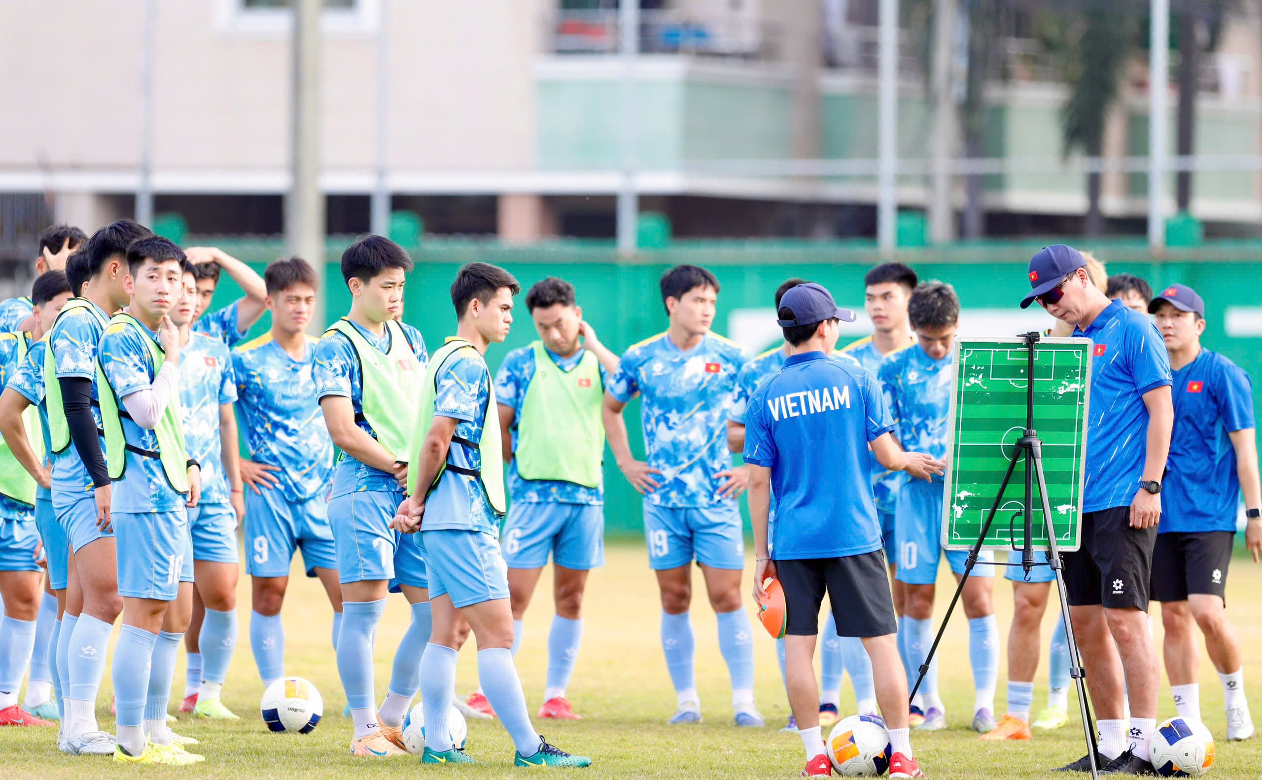 Báo Indonesia dự báo nóng về kết quả U.23 Việt Nam gặp Malaysia, rất bất ngờ- Ảnh 1. Báo Indonesia dự báo nóng về kết quả U.23 Việt Nam gặp Malaysia, rất bất ngờ- Ảnh 1.