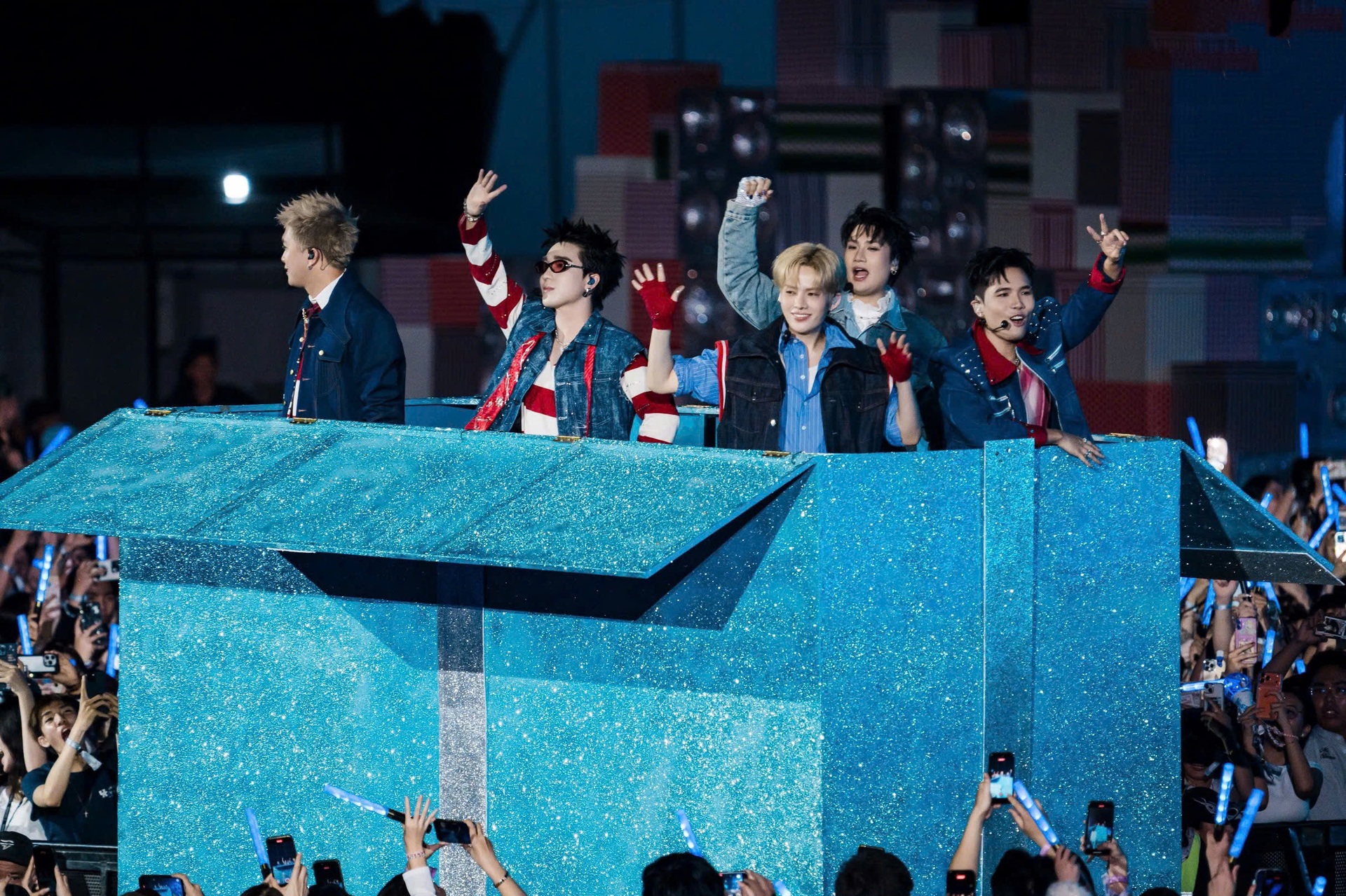 Bảo Thy gây sốt vì nhan sắc trẻ trung, vũ đạo bốc lửa tại Anh trai say hi - 1