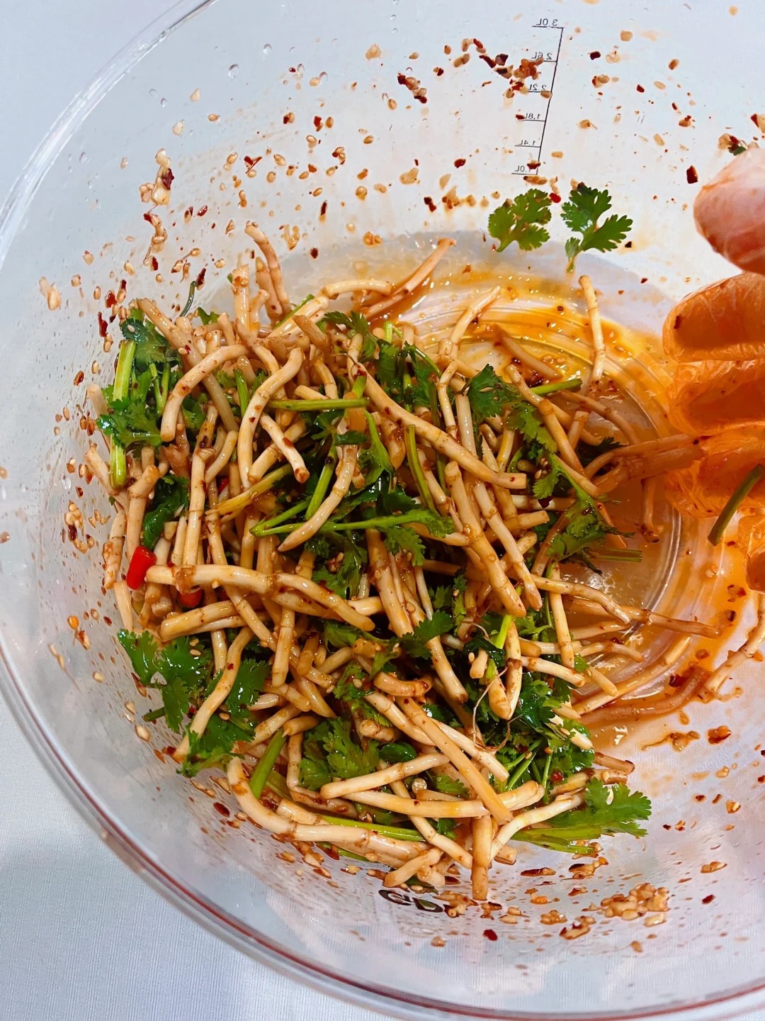 Bao năm ăn loại rau này toàn bỏ rễ, ai ngờ đấy lại là 