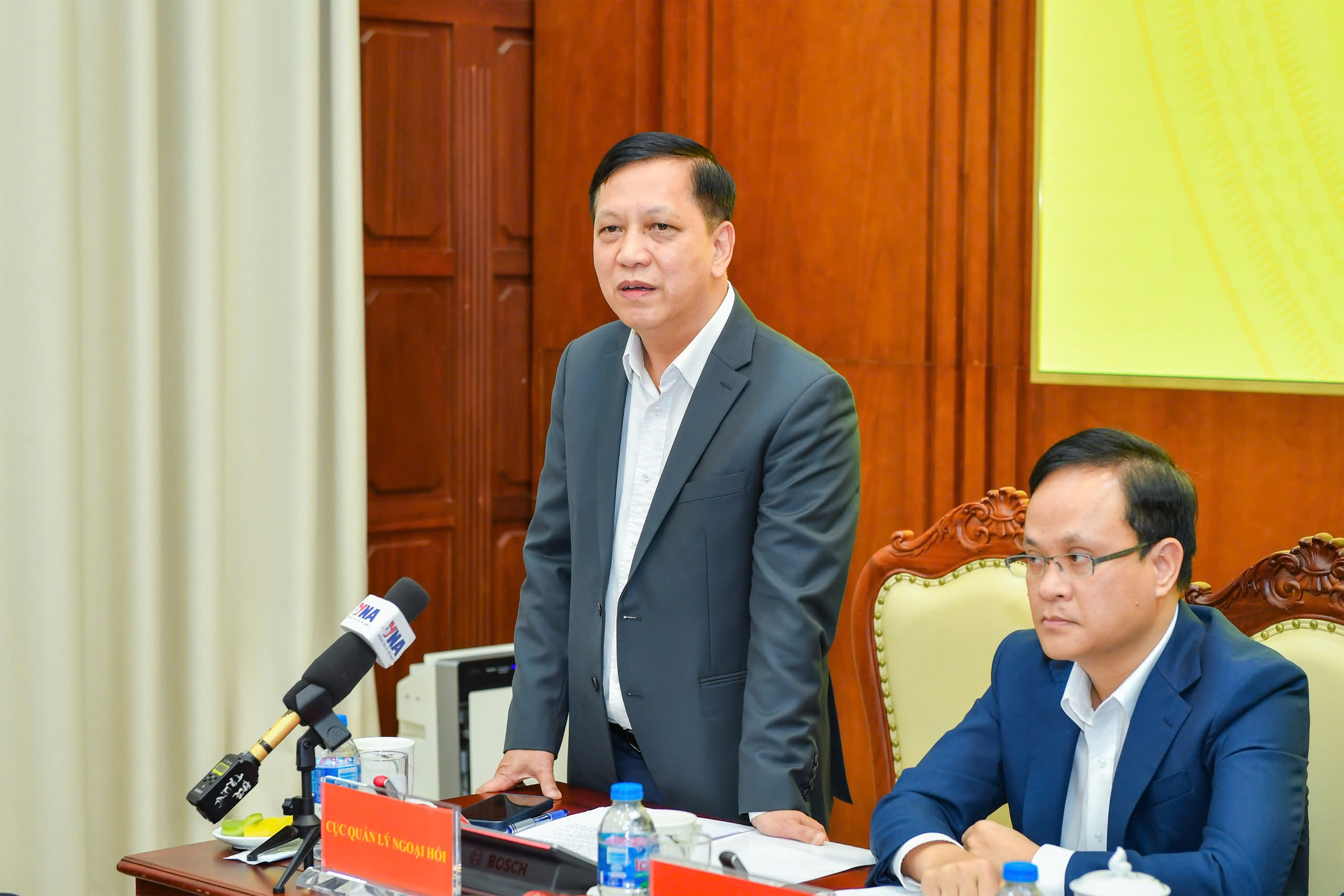 Bao nhiêu ngân hàng, doanh nghiệp nộp hồ sơ xin cấp phép sản xuất vàng miếng? - Ảnh 1.