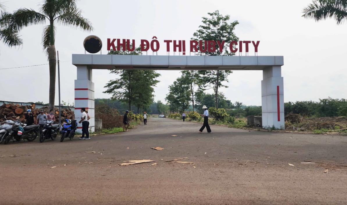 Bắt chủ đầu dự án khu đô thị Ruby City chiếm đoạt 100 tỉ đồng của khách hàng 1 Bắt chủ đầu dự án khu đô thị Ruby City lừa đảo, chiếm đoạtkhoảng 100 tỉ đồng - Ảnh 1.