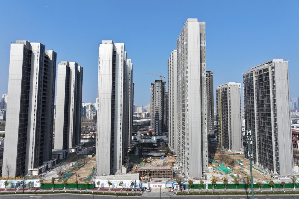 Bất động sản Trung Quốc đối mặt cú sốc mới: Xuất hiện bom chắc chắn nổ - 1