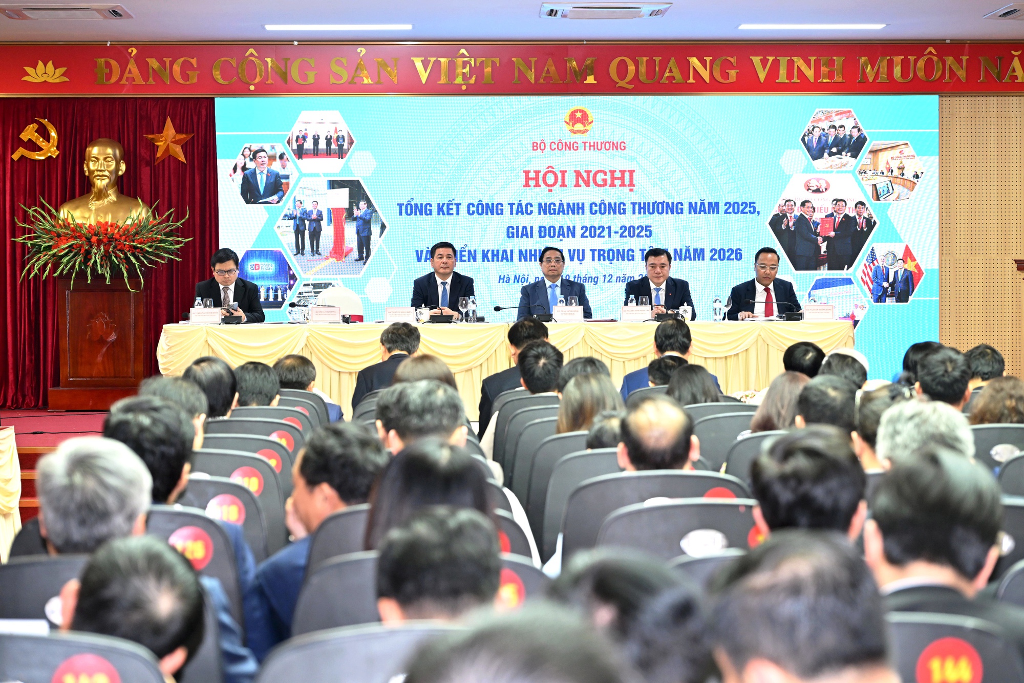 Bất ngờ về số tiền người Việt dành cho mua sắm online- Ảnh 1. Bất ngờ về số tiền người Việt dành cho mua sắm online- Ảnh 1.