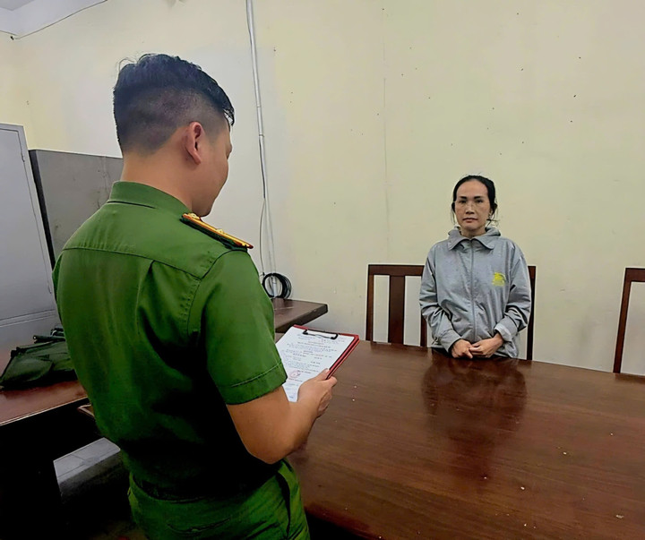 Bắt người phụ nữ cầm đầu đường dây mua bán trái phép hóa đơn hơn 200 tỷ đồng- Ảnh 1.