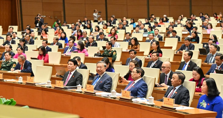 Bế mạc kỳ họp, Quốc hội yêu cầu 2026 phải điều chỉnh mức lương cơ sở, lương hưu 1 lương cơ sở - Ảnh 1.