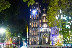 Biển người đổ về Nhà thờ Lớn đón Giáng sinh sớm