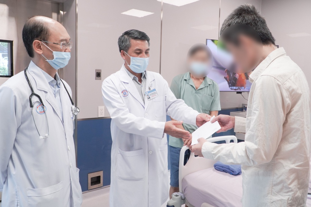 Bệnh nhân ghép phổi đầu tiên ở miền Nam hiện ra sao? - 1