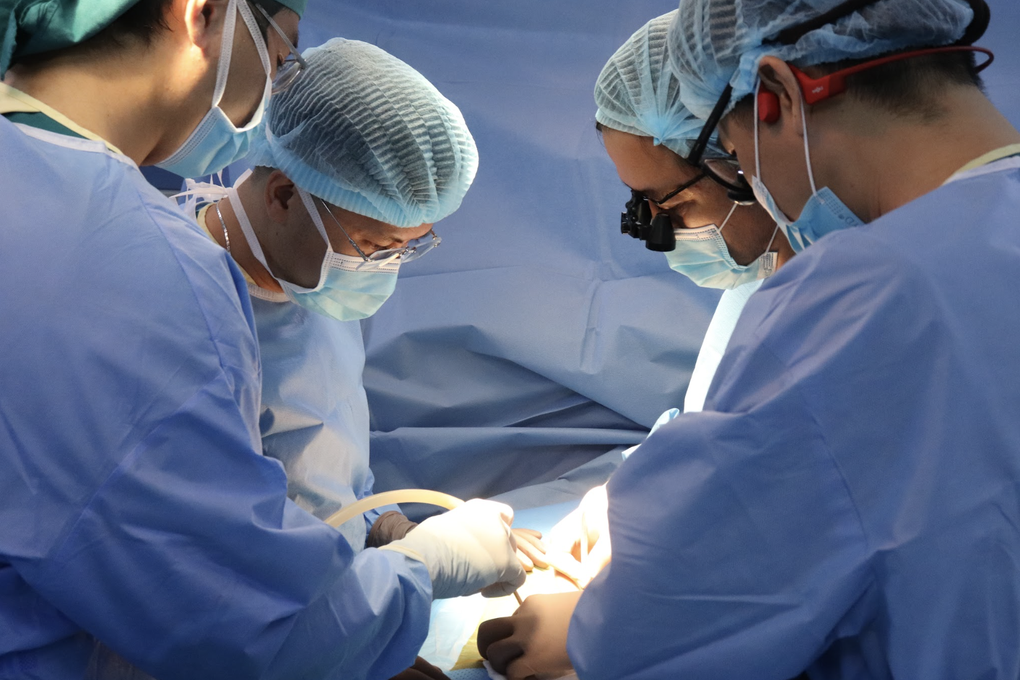 Bệnh viện Nhi đồng 2 tổng kết ghép thận: 30 ca sống tốt, 3 trẻ tử vong - 2