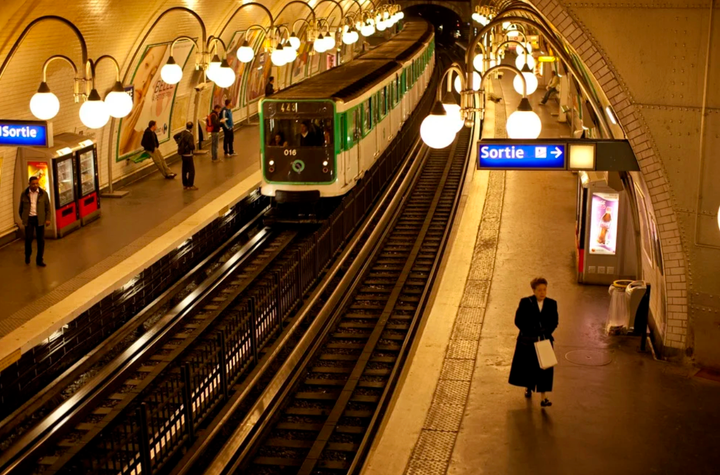 Bí ẩn về sự ra đời hệ thống tàu điện ngầm của Paris- Ảnh 1.