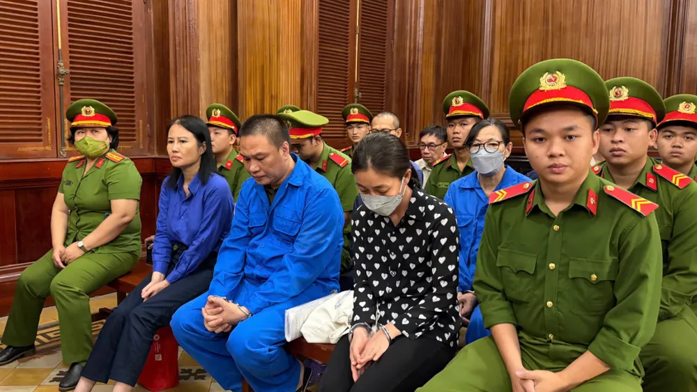 Các bị cáo là tại toà .Ảnh: TRẦN MINH Lê Hồng Sơn