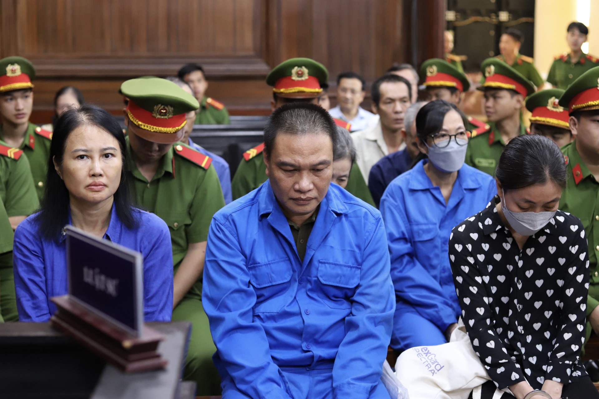 Vụ AIC: Bị cáo Nguyễn Thị Thanh Nhàn bị đề nghị 8-9 năm tù - Ảnh 1. Vụ AIC: Bị cáo Nguyễn Thị Thanh Nhàn bị đề nghị 8-9 năm tù - Ảnh 1.