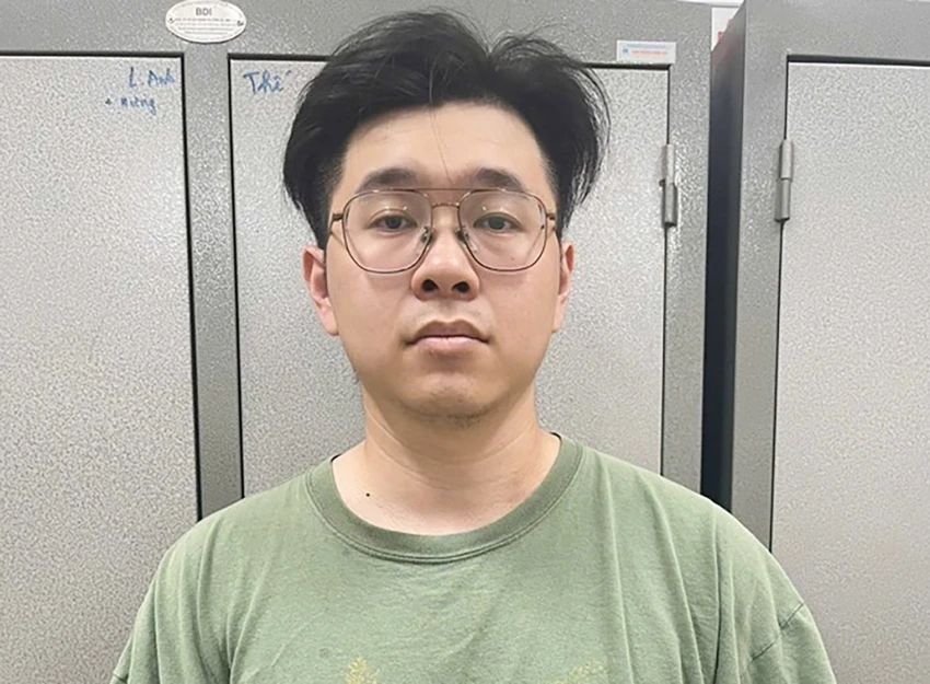 Xét xử người đàn ông hành hung phụ nữ tại sảnh chung cư Hà Nội: Bị cáo liên tục cúi gằm mặt tại tòa- Ảnh 6.