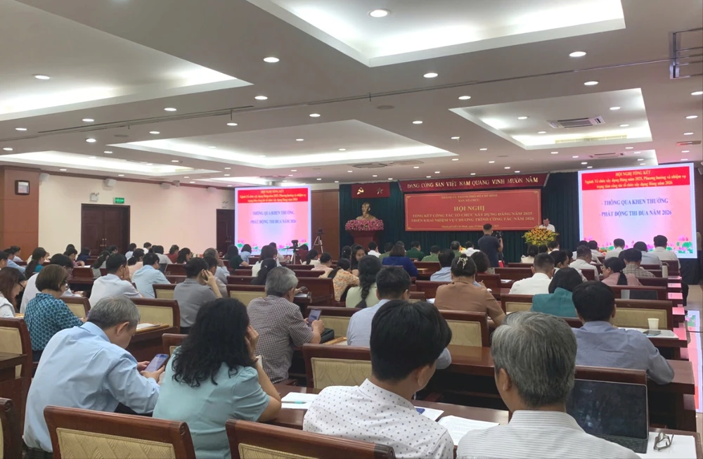 Bí thư Thành ủy TP.HCM Trần Lưu Quang: 'Phải biết cán bộ mình thực chất thế nào...'-cong-tac-can-bo 1.jpg